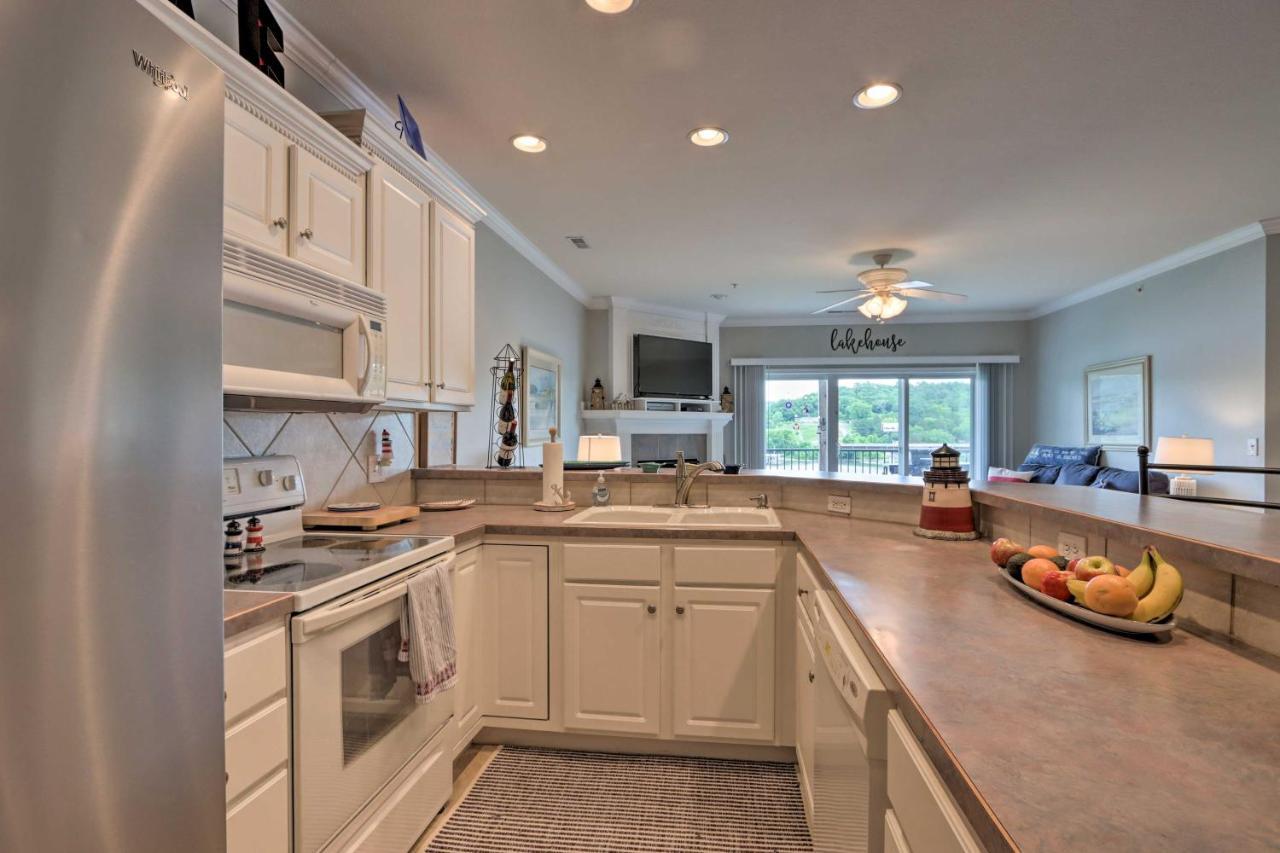 Lakefront Ozark Condo With Balcony And Seasonal Pool! 卡姆登顿 外观 照片