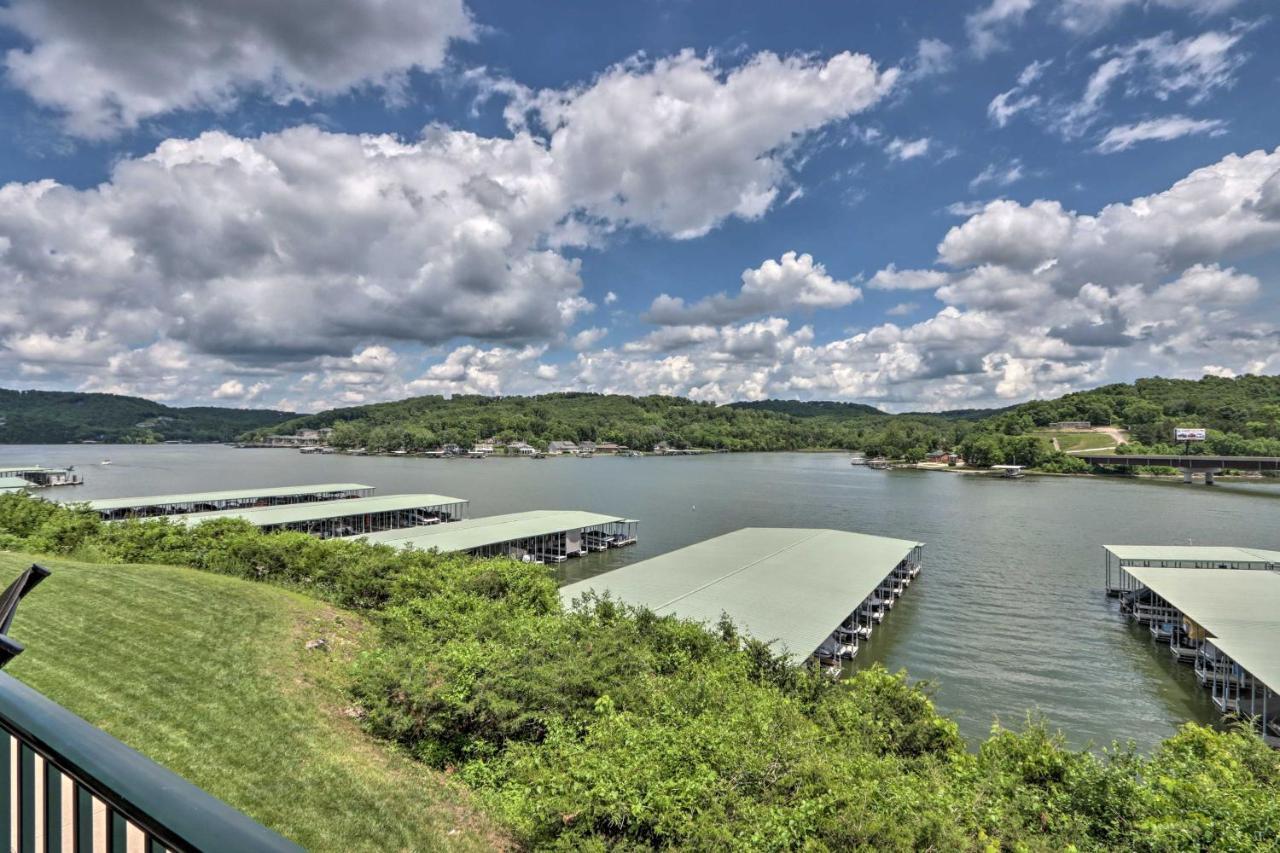 Lakefront Ozark Condo With Balcony And Seasonal Pool! 卡姆登顿 外观 照片