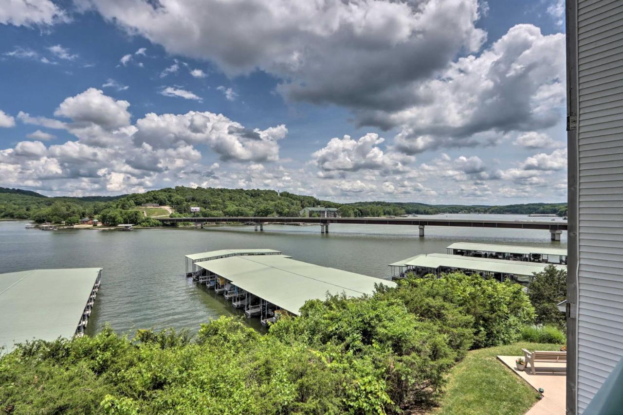 Lakefront Ozark Condo With Balcony And Seasonal Pool! 卡姆登顿 外观 照片
